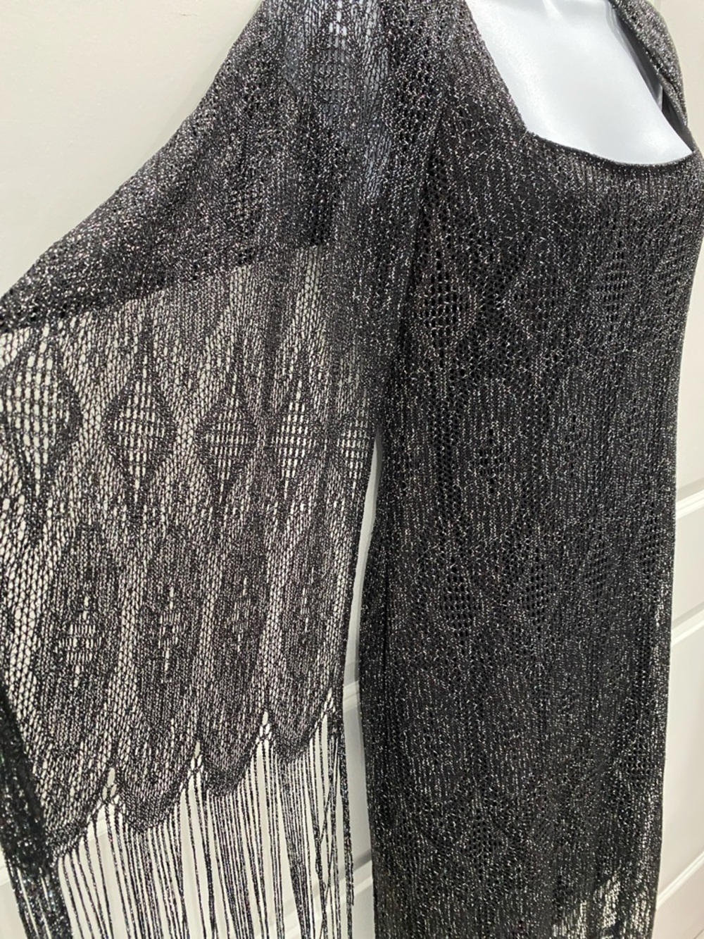 Onyx Nite Sparkly Metallic Black Cocktail Dress With Scalloped Fringe Hem Size 4 - Picture 17 of 17